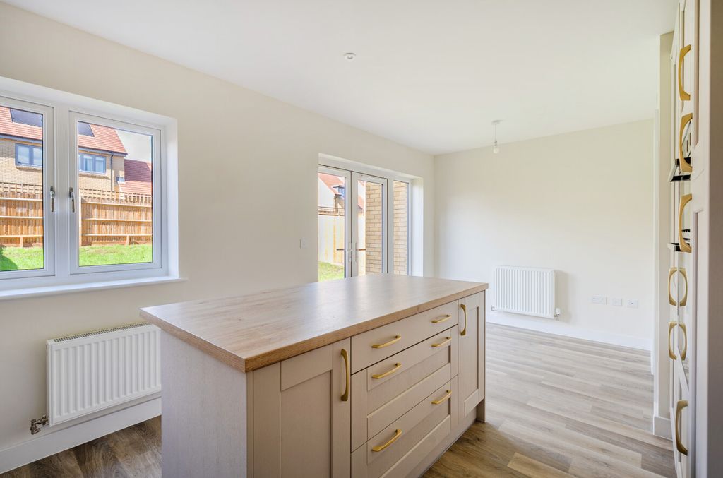 Property photo 3 of 15 1523925-16-1A0c94...