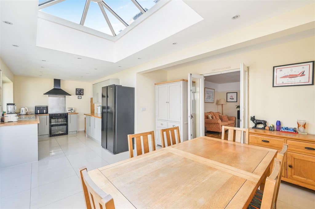 Property photo 2 of 21 Corbet Road, 6- (14).Jpg