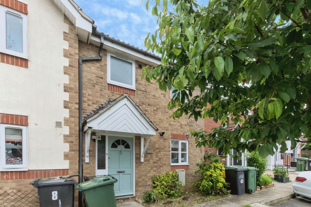 Property photo 2 of 17