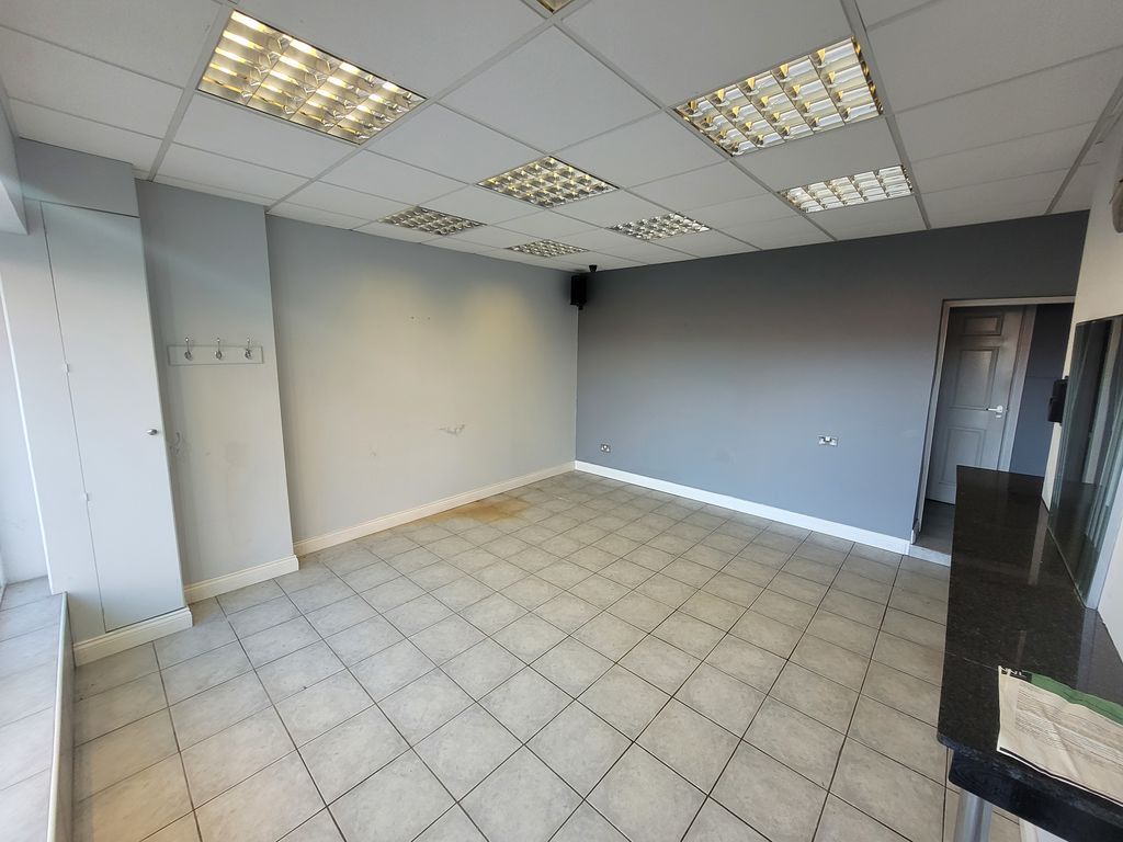 Property photo 3 of 5 Photo 4