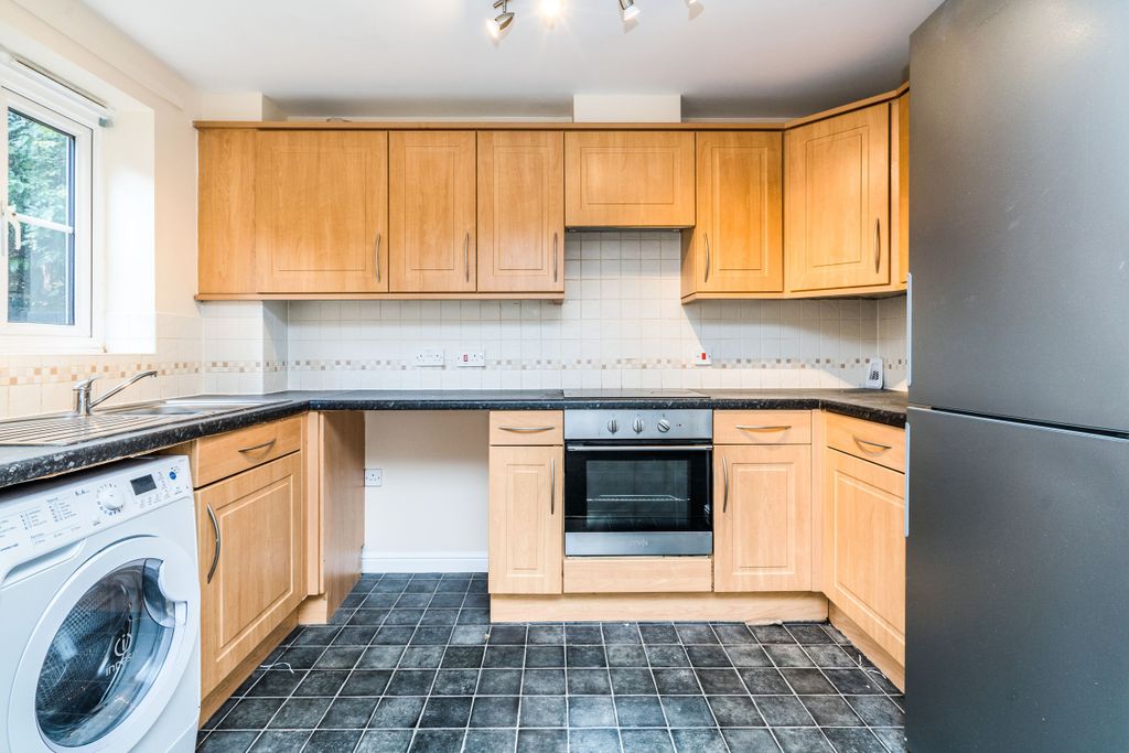 Property photo 3 of 10 Kitchen 1.Jpg