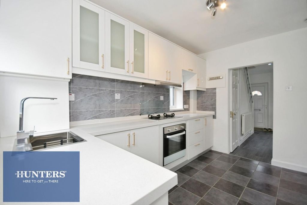 Property photo 1 of 20 Kitchen 02.Jpg