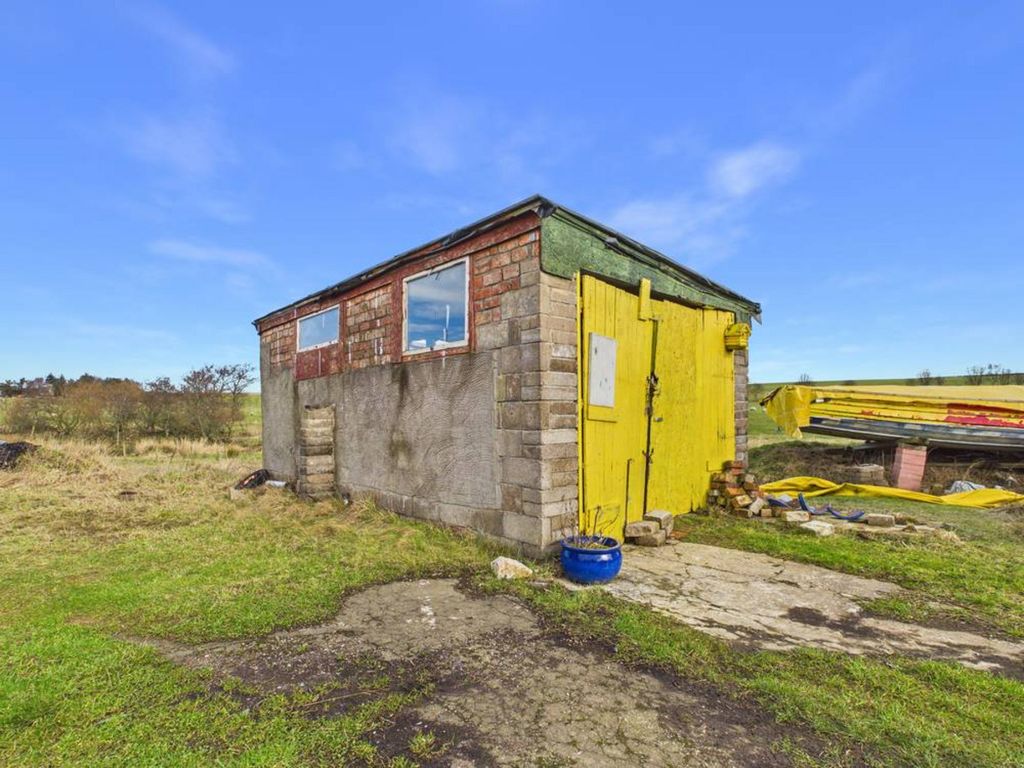 Property photo 2 of 25