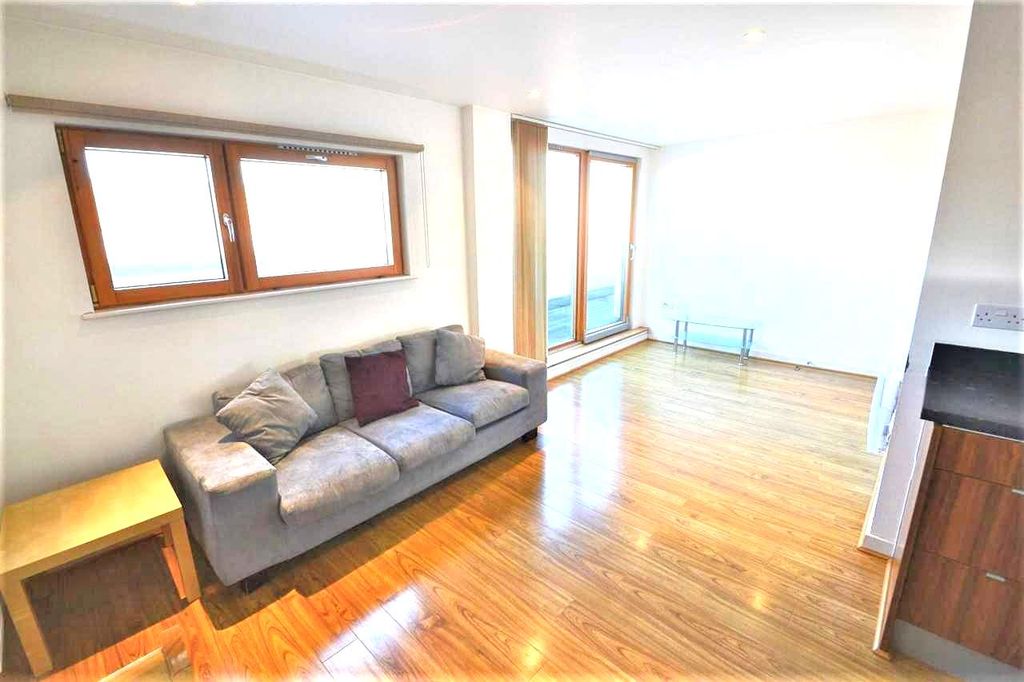 Property photo 3 of 8 Gallery