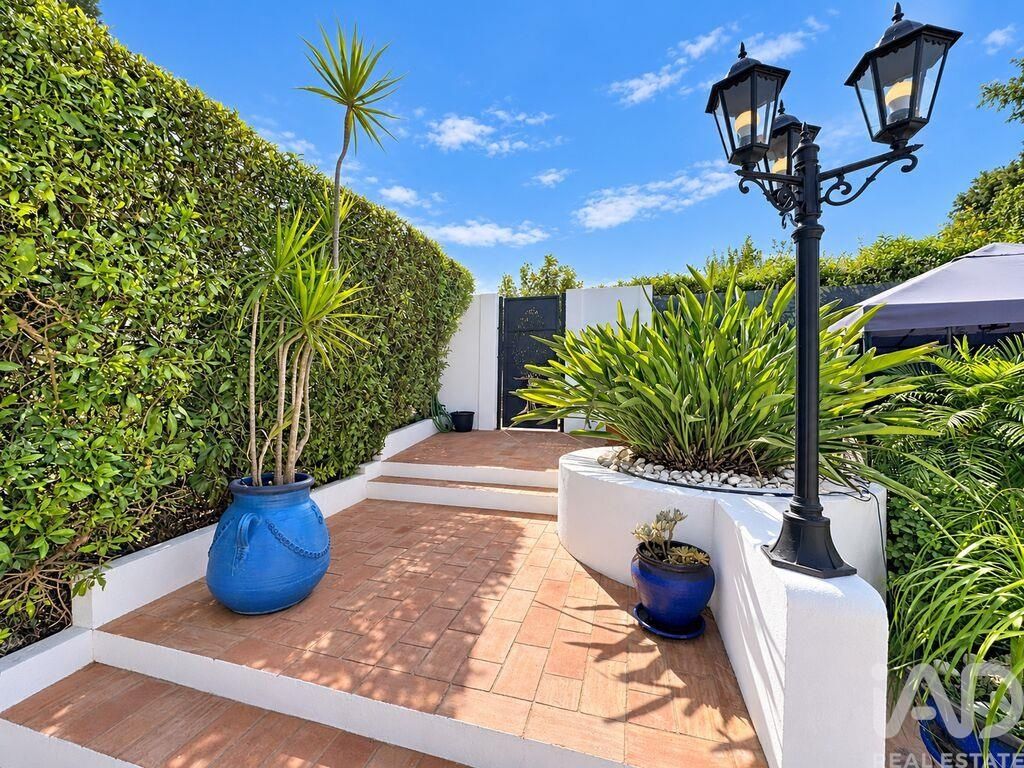 Property photo 3 of 39