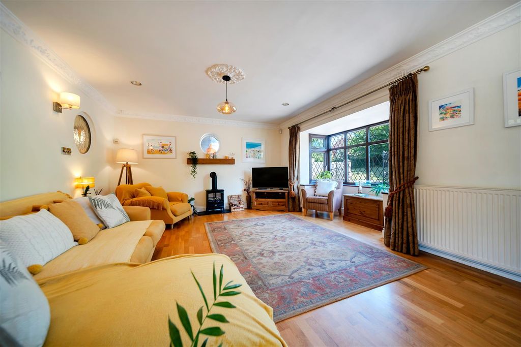 Property photo 2 of 27 Washbrook House-72.Jpg