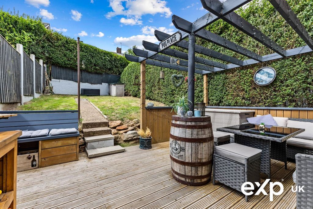 Property photo 3 of 23