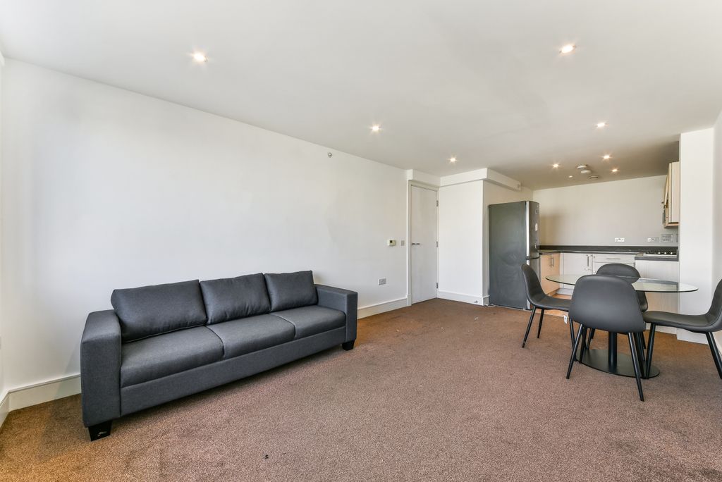 Property photo 3 of 12