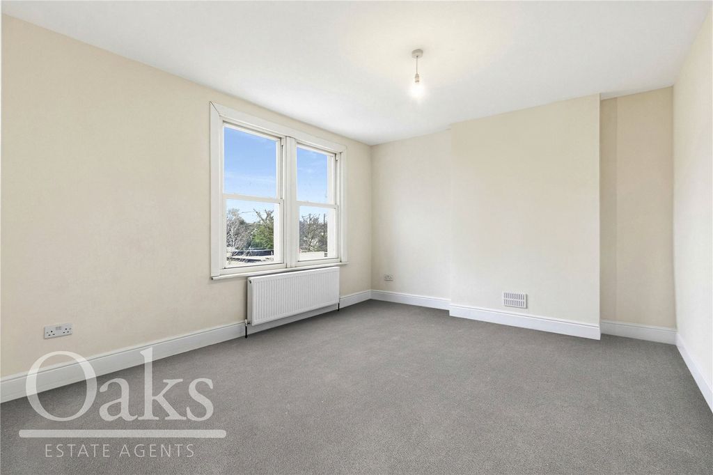 Property photo 2 of 8 Picture No. 14