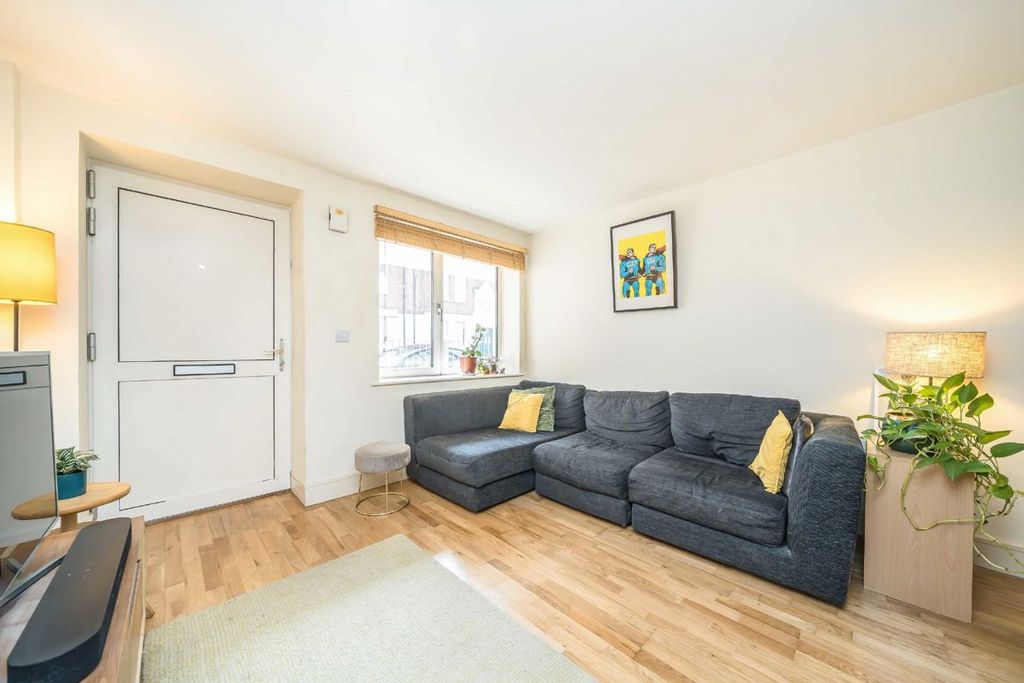 Property photo 2 of 5