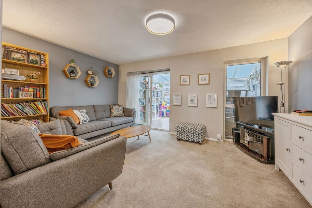 Property photo 2 of 27 Pbox-Img.Jpg