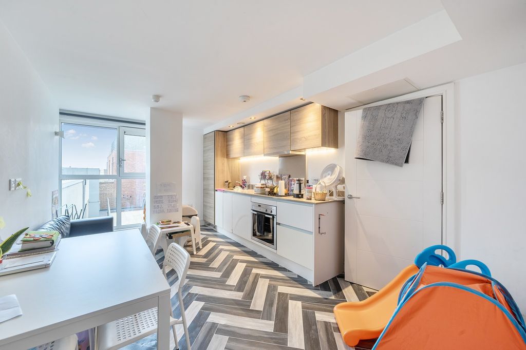 Property photo 3 of 11 Not Specified