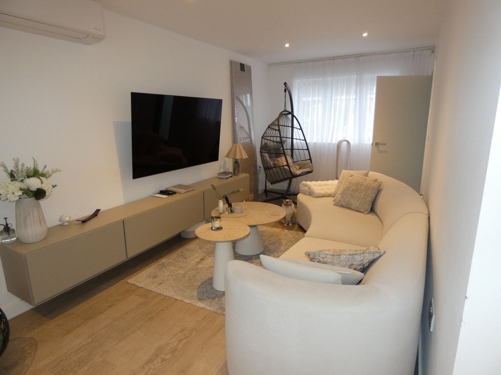 Property photo 2 of 15 Image