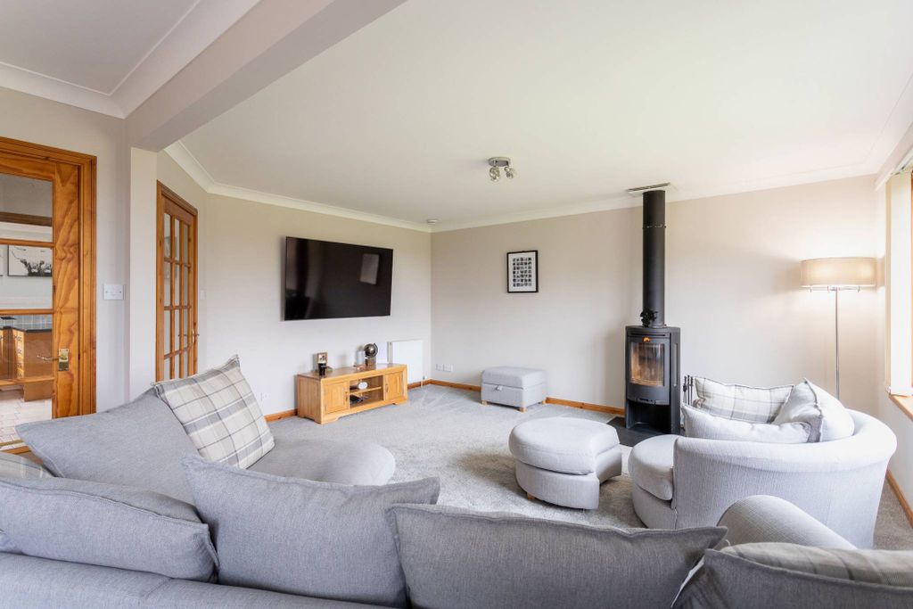 Property photo 3 of 30