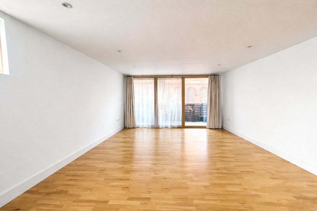 Property photo 3 of 13 Picture 3