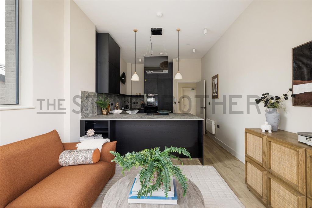 Property photo 1 of 22