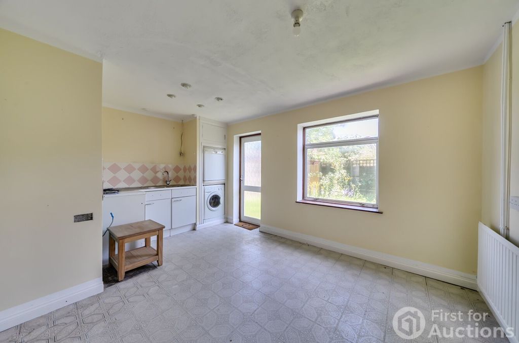 Property photo 2 of 12