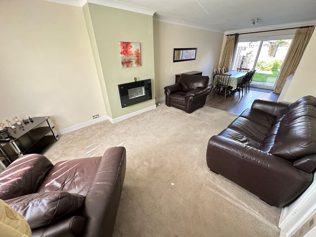 Property photo 2 of 18 4491001