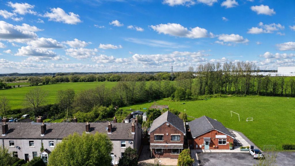 Property photo 1 of 37 Crawford Road For Sale