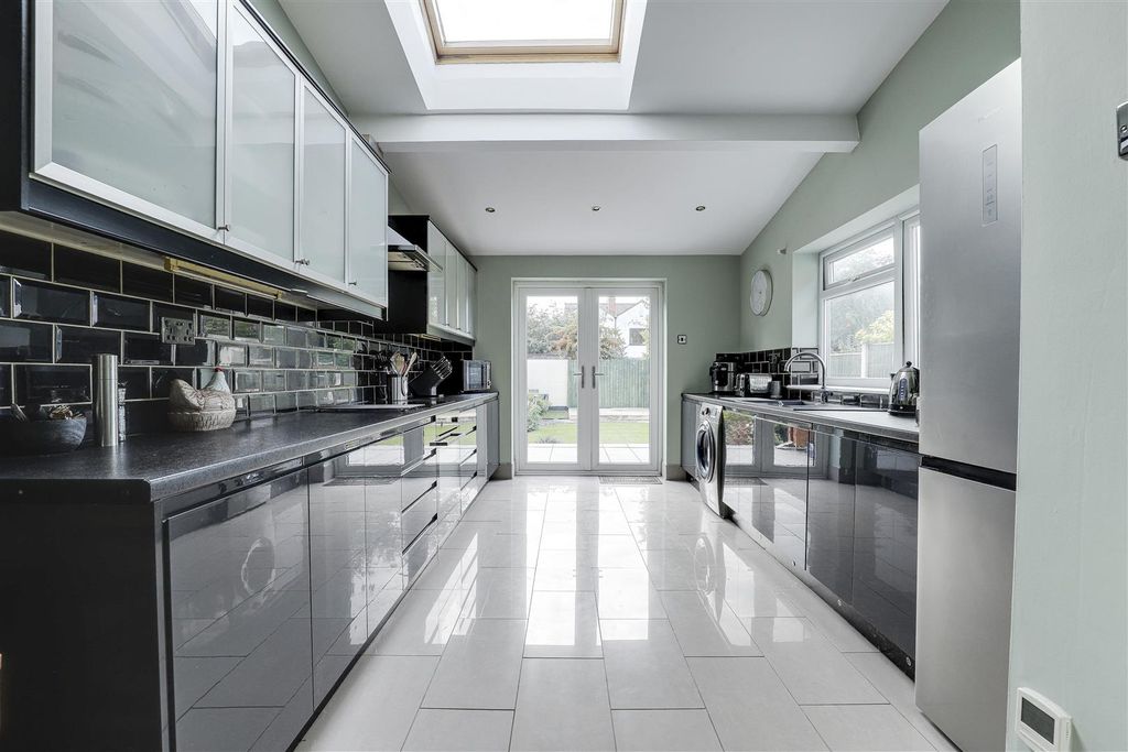 Property photo 3 of 17 11.Jpg