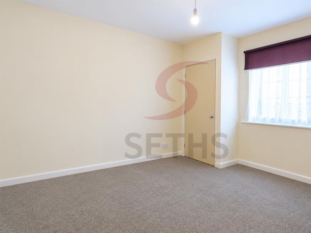 Property photo 2 of 4 Bedroom 1