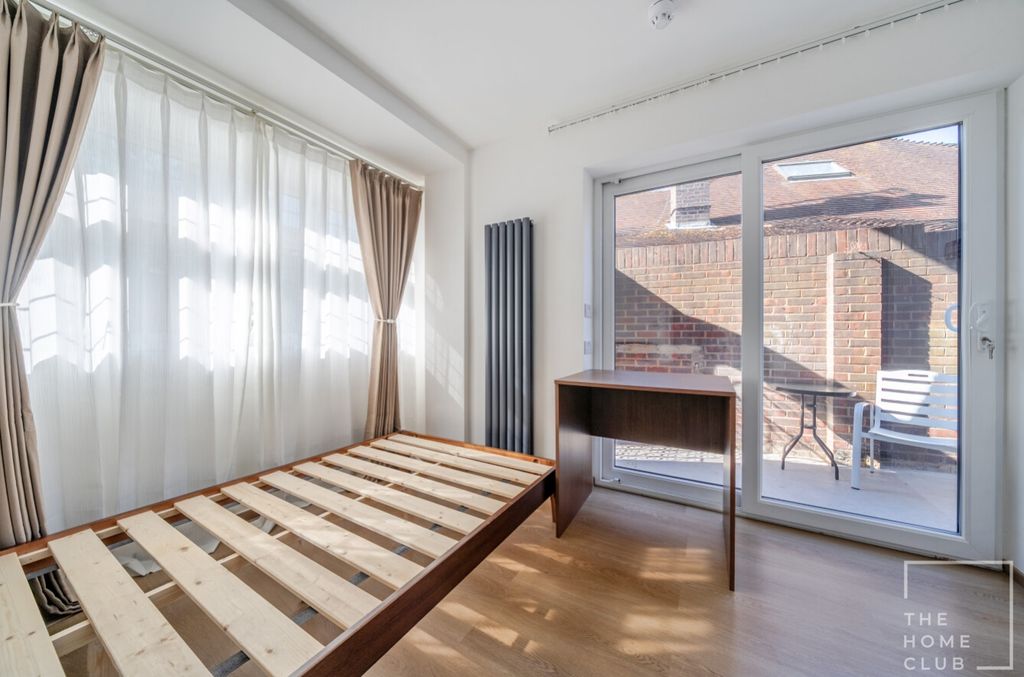 Property photo 1 of 13 A9882Ea7-Aeb2-49cc-9Ecb-07985249B961