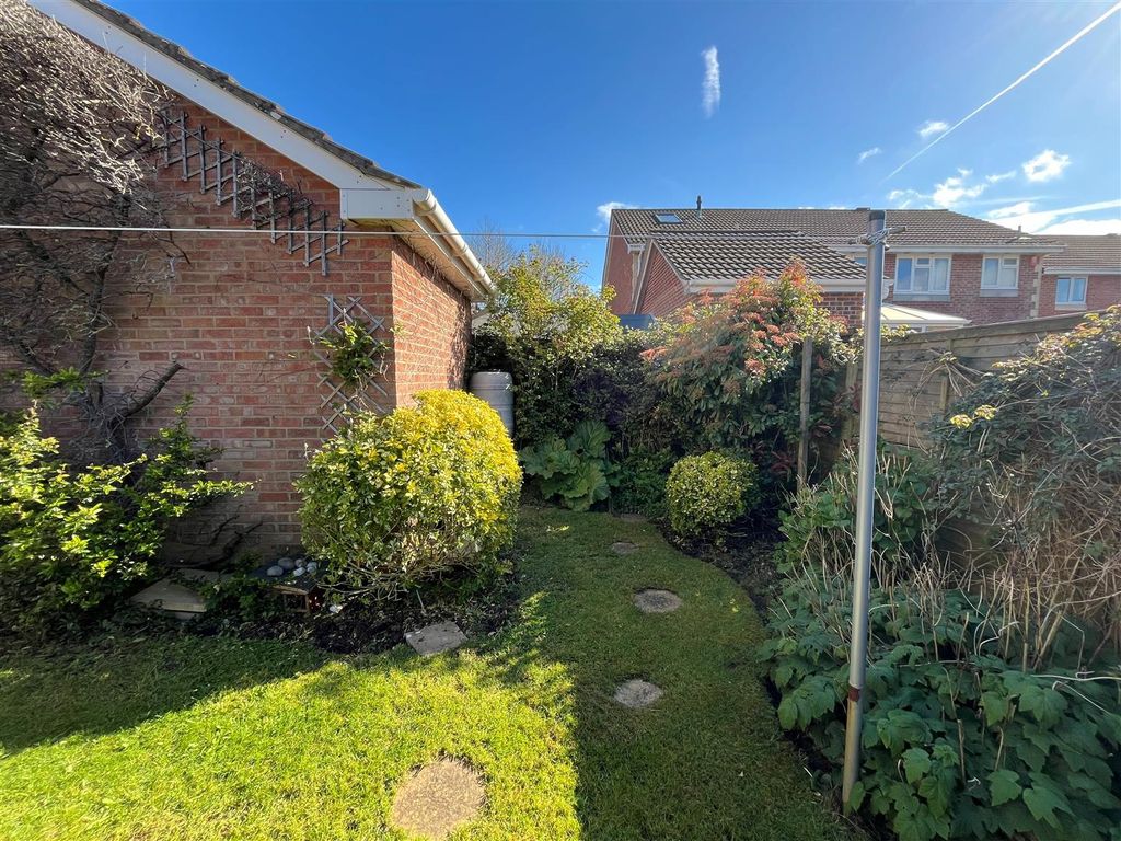 Additional image 16 of 3 bed semi-detached house to rentFenners, Weston-Super-Mare BS22