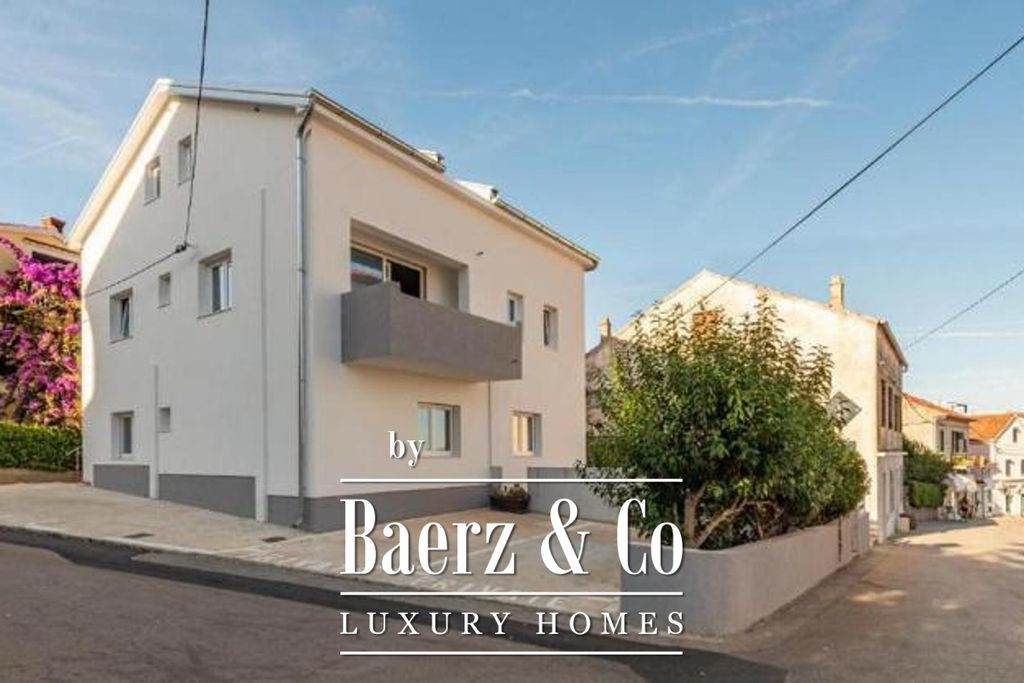 Property photo 1 of 35