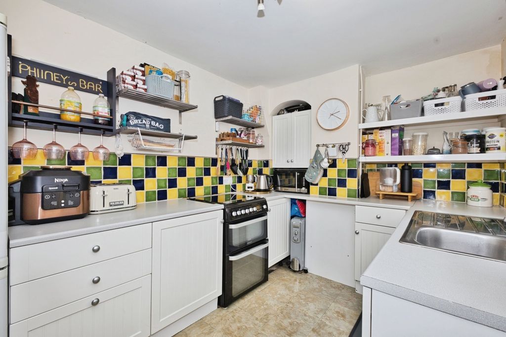 Property photo 3 of 15 Photo