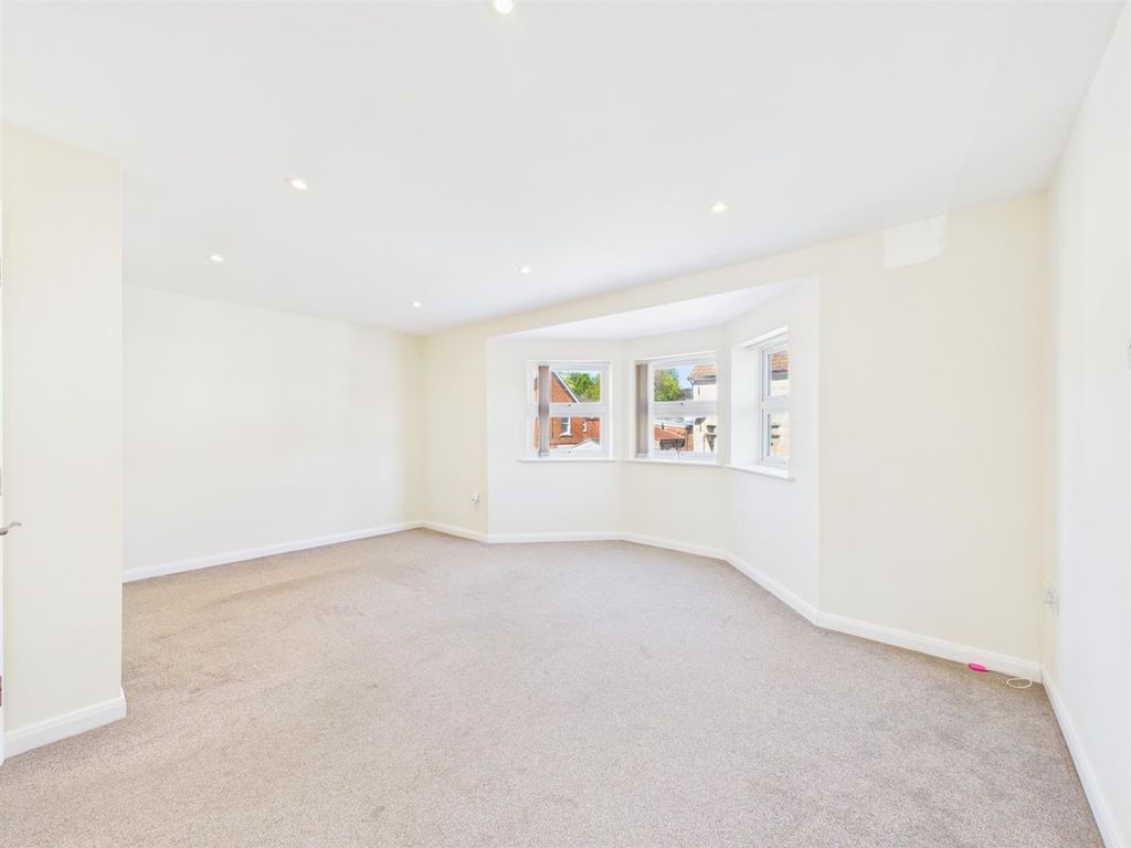 Property photo 3 of 10 Sitting Room