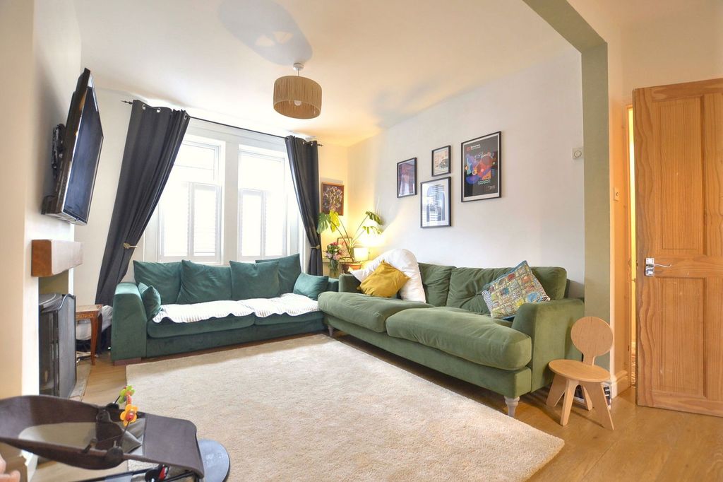 Property photo 3 of 13