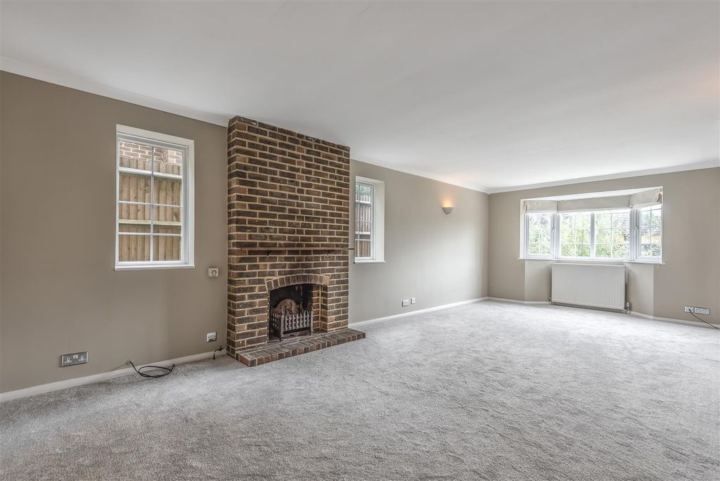 Property photo 3 of 23 526052 (2).Jpg