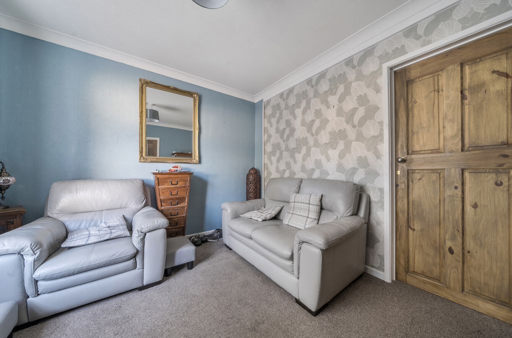 Property photo 3 of 11 1357820-23-68cd92...