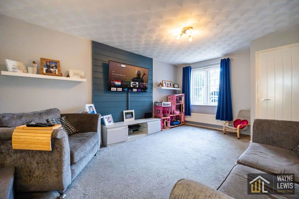 Property photo 2 of 37