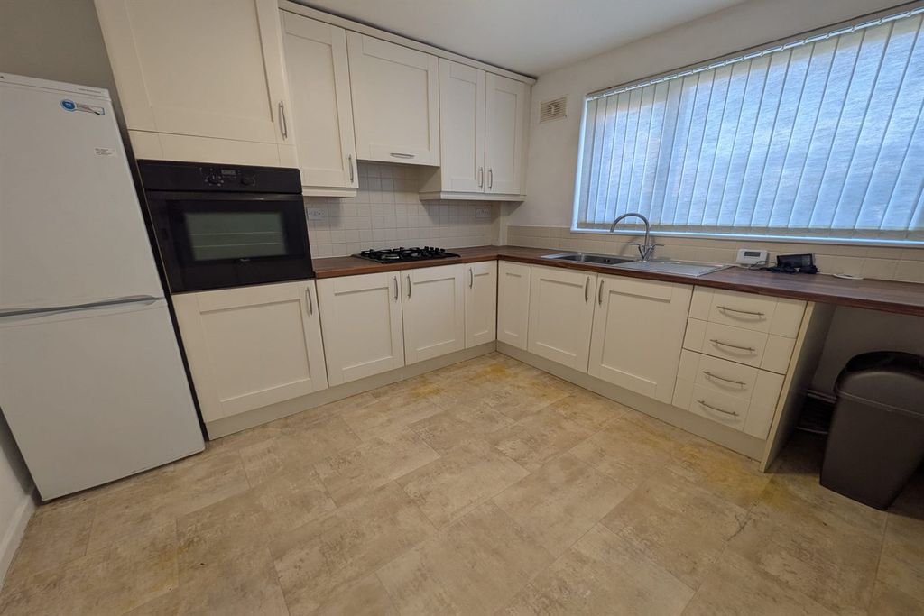 Property photo 1 of 6 (Main)
