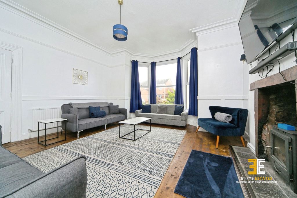 Property photo 2 of 38