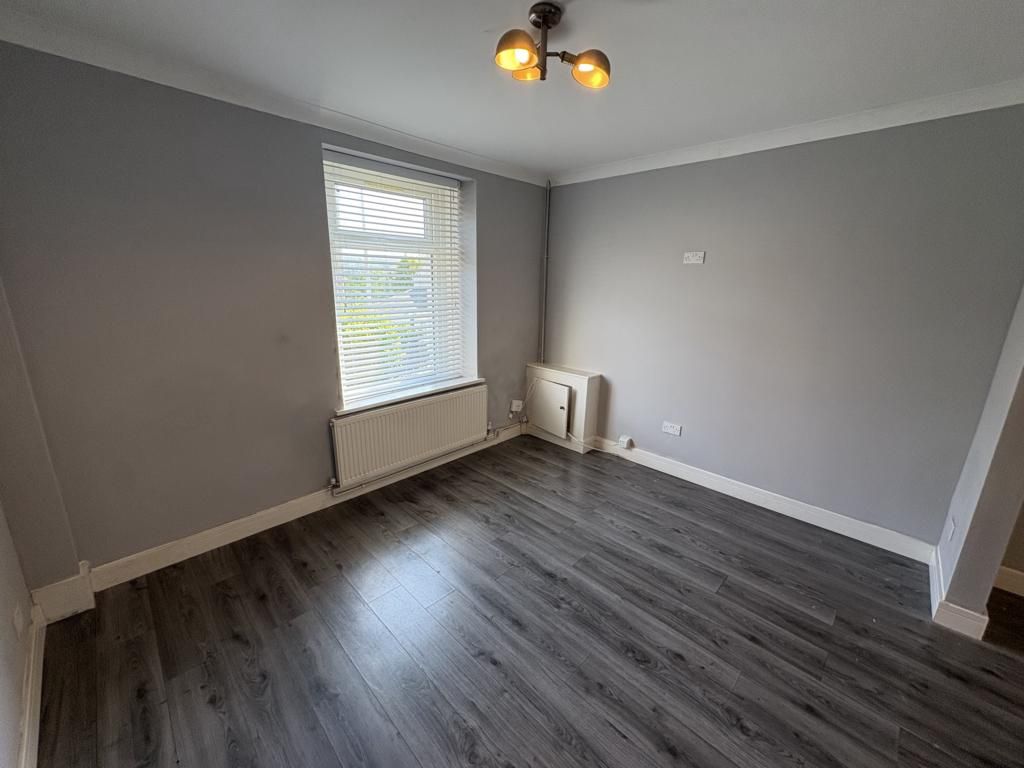 Property photo 3 of 12 Lounge