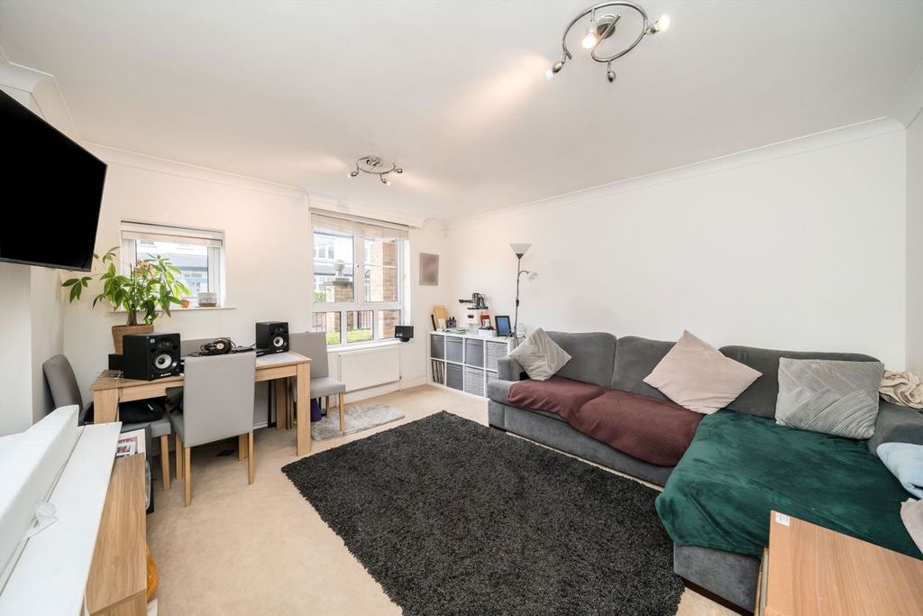 Property photo 2 of 5
