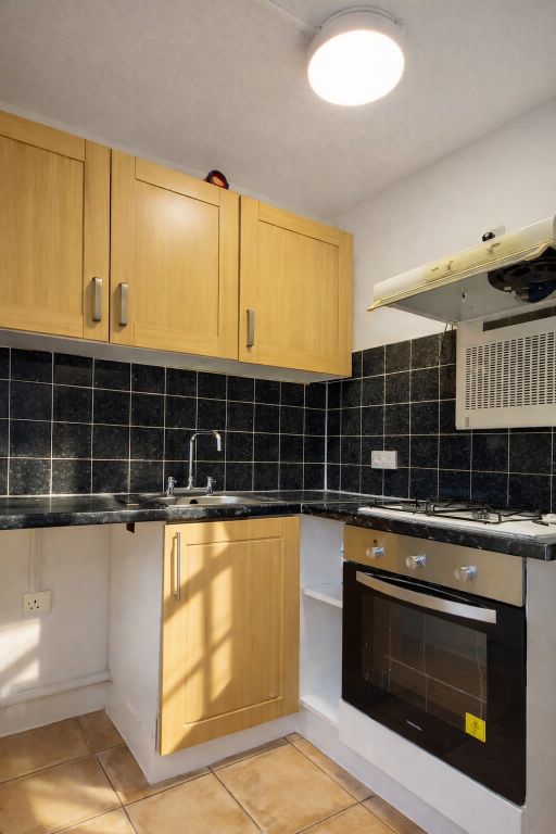 Property photo 3 of 8 Photo 2