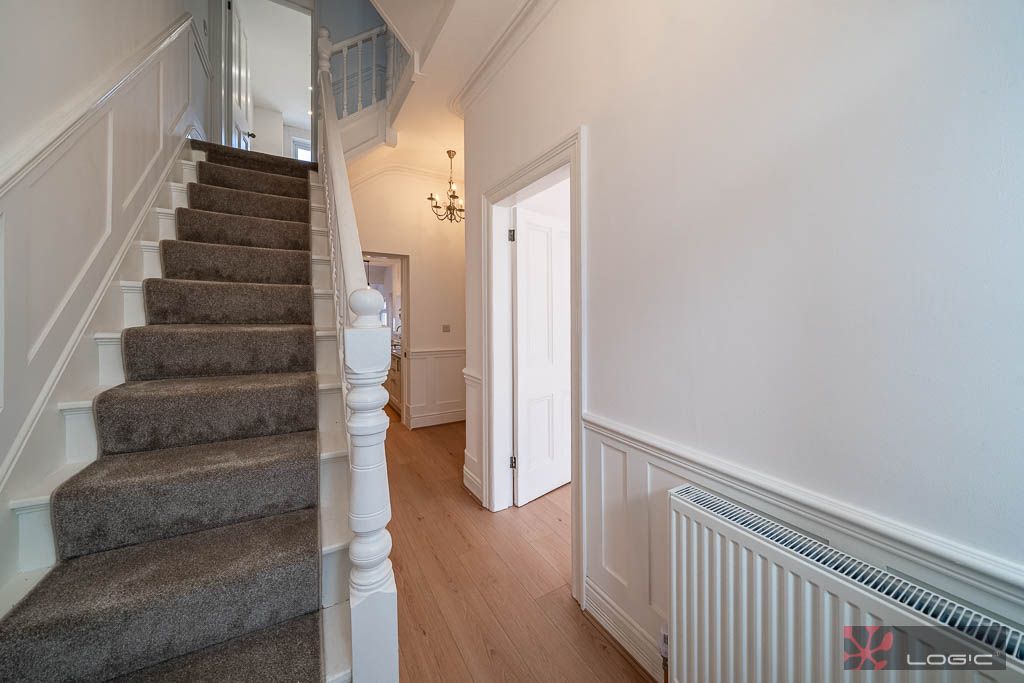 Property photo 2 of 24