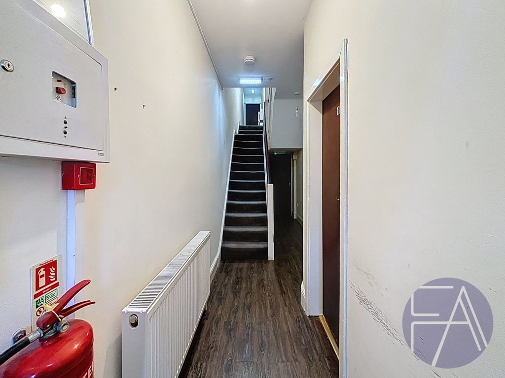 Property photo 3 of 8 4728915