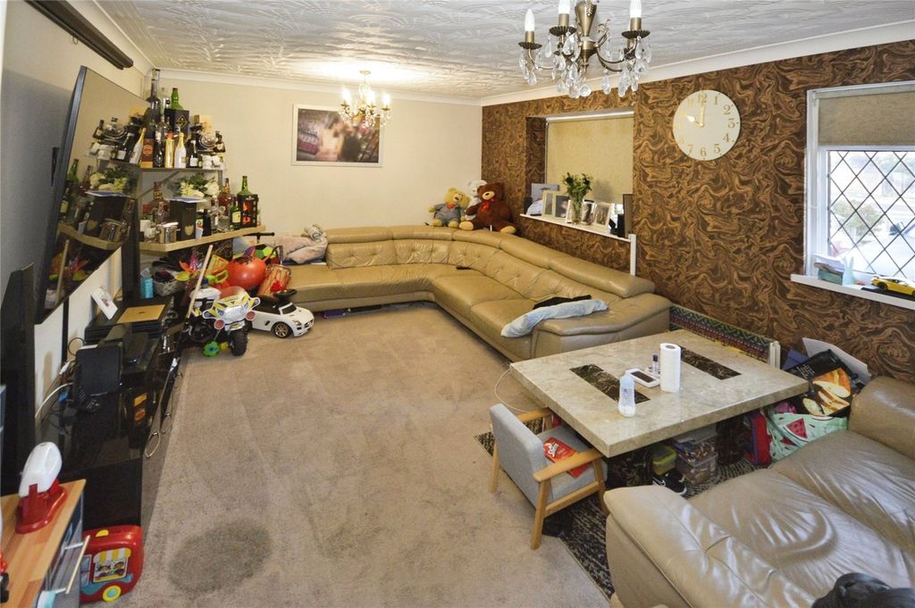 Property photo 2 of 10 Living Room