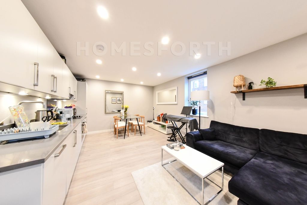 Property photo 3 of 18 Photo 2