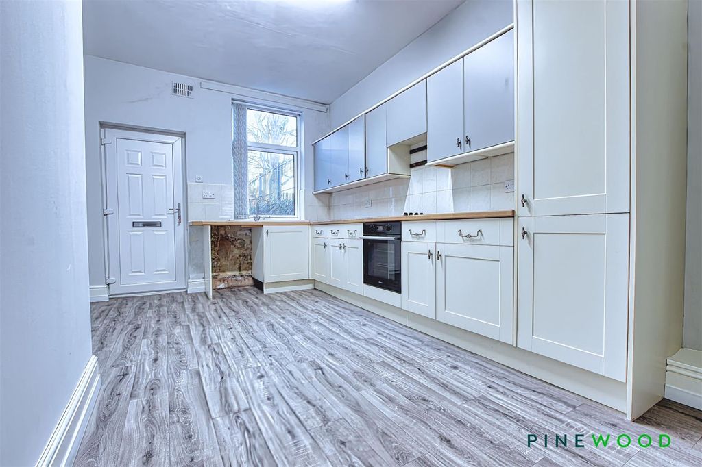 Property photo 2 of 15 Kitchen Diner