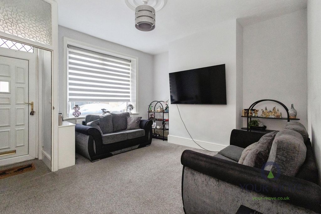 Property photo 2 of 12 Pbox-Img.Jpg