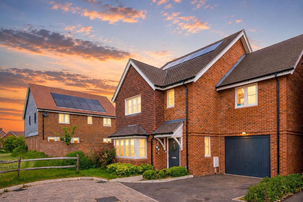 Property photo 1 of 17 22dc7De7-8686-4E7c-8F6E-A3d225Aa1858.Png