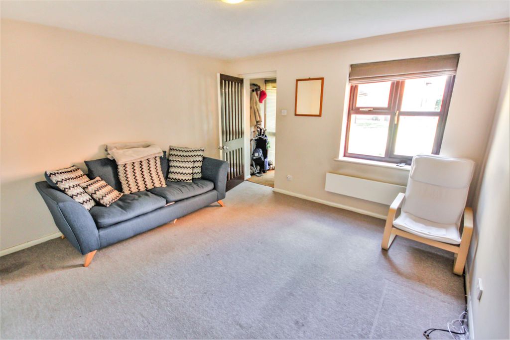 Property photo 3 of 6