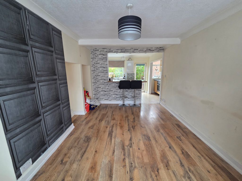 Property photo 2 of 13 Image