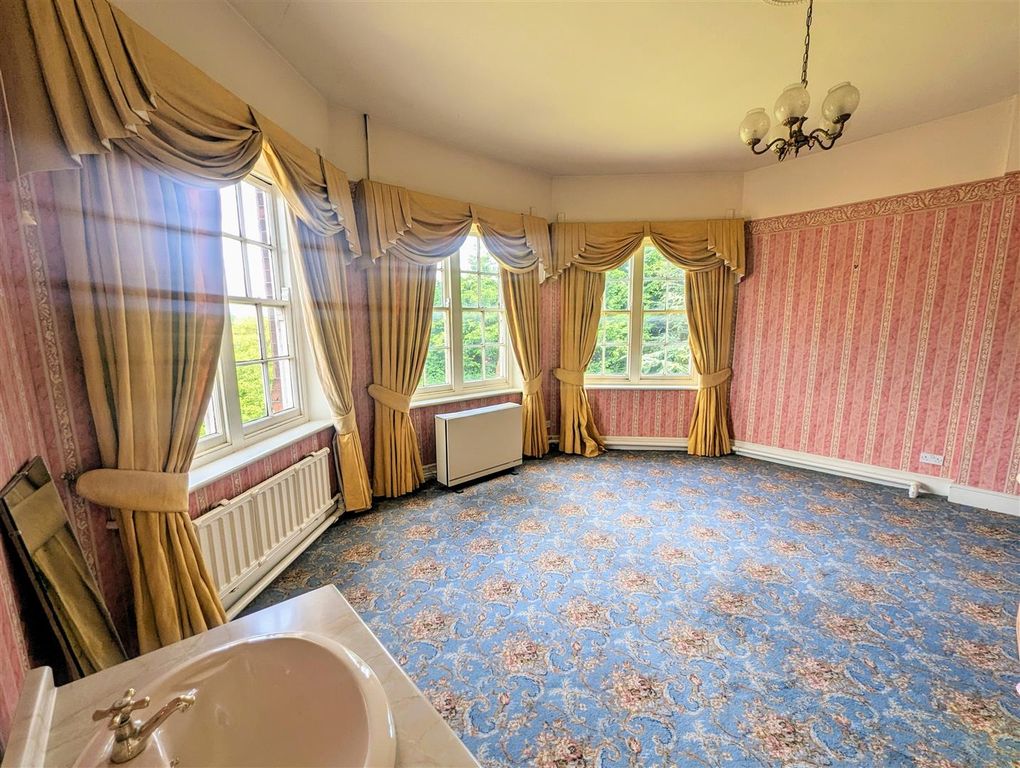 Property photo 3 of 35 Bedroom