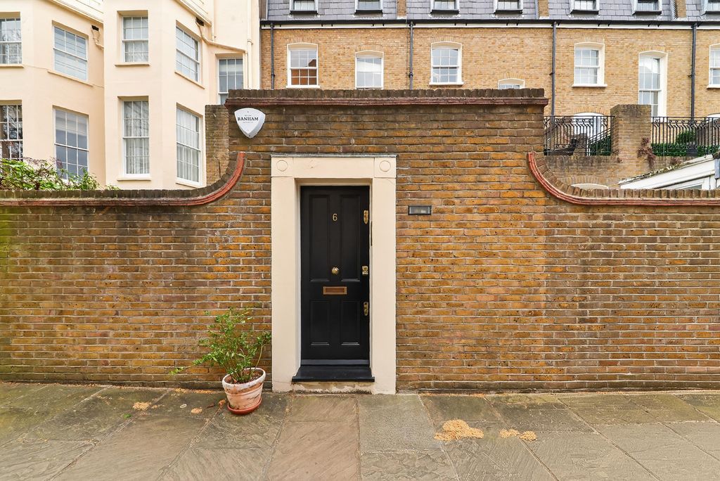 Property photo 2 of 16 Image